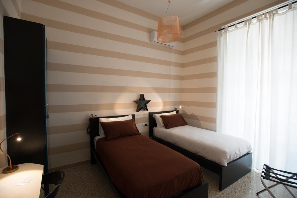 Bed And Breakfast Palazzo Natella 萨莱诺 客房 照片